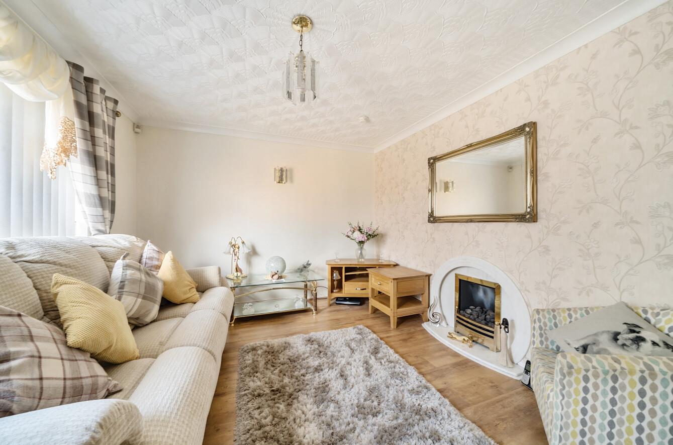 Penrhiw Road, Morriston, Swansea, SA6 6BS